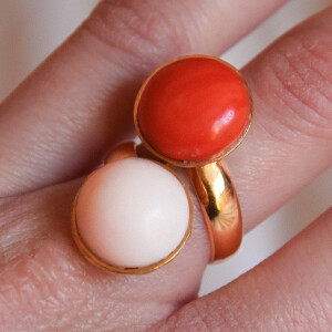 Anello contrarier coralli rosa e rosso
