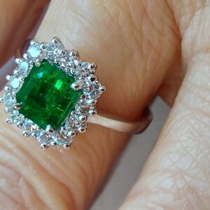 Anello oro bianco con tormalina e brillanti