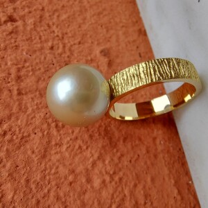 Fedina lavorata con perla tahiti
